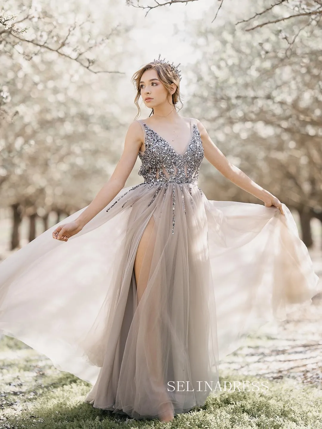 Chic A-line V neck Beaded Gray Long Prom Dress Photography Costumes Formal Dress JKSS514