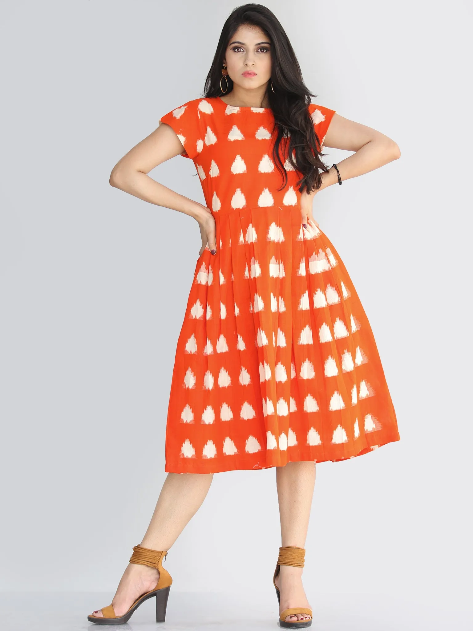 Mahrosh - Handwoven Double Ikat Pleated Dress With Side Pockets - D65F2282