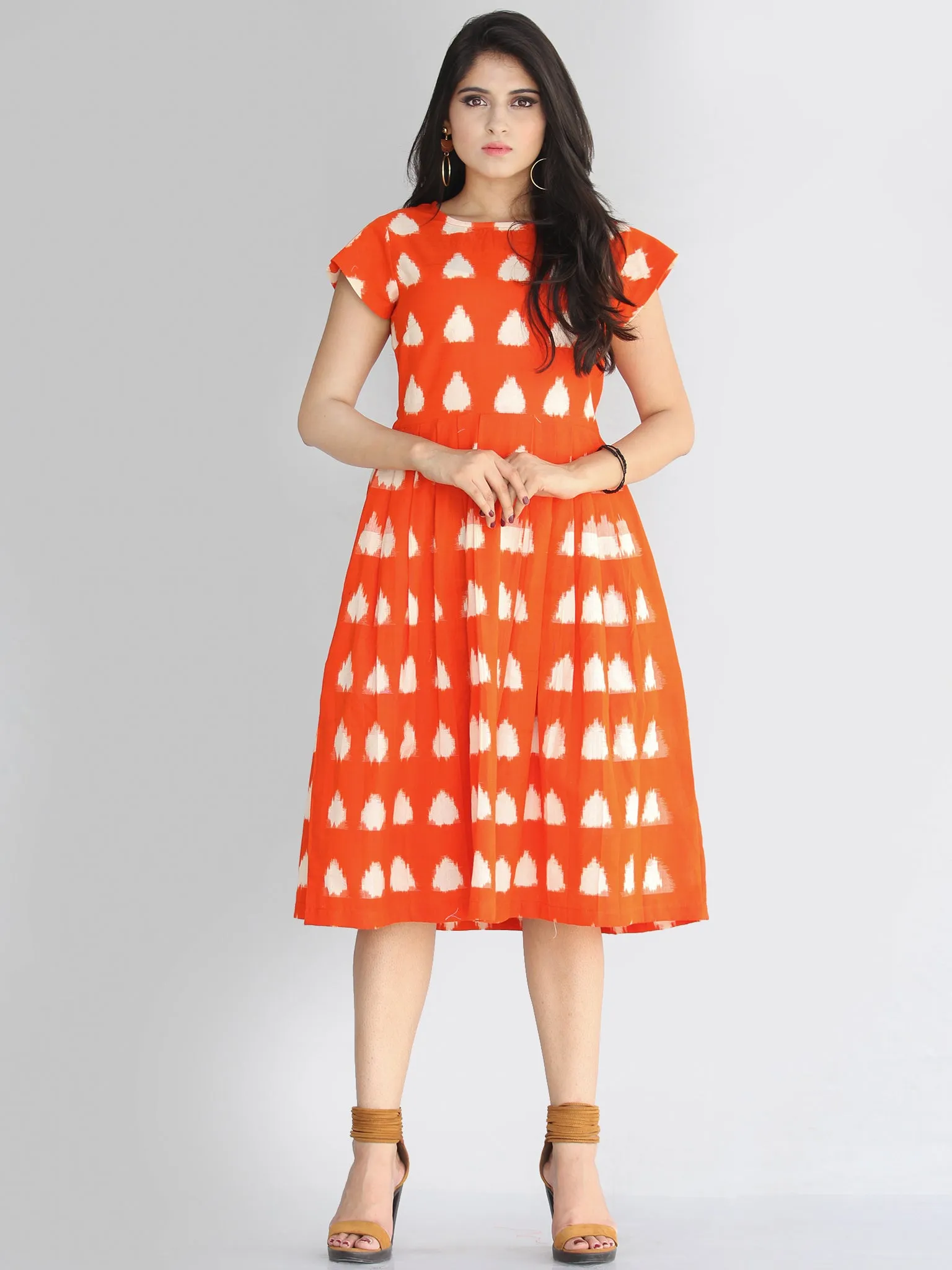 Mahrosh - Handwoven Double Ikat Pleated Dress With Side Pockets - D65F2282