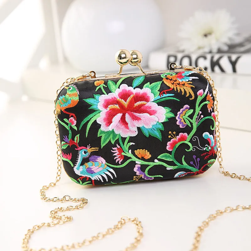 Shoulder Slung Embroidery Chain Female Embroidery Dinner Bag.